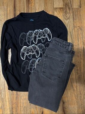 H&M Black Long-Sleeve Tee with White Controller Graphics